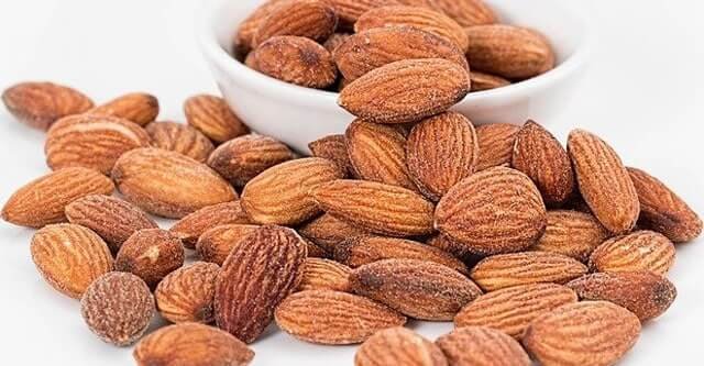 How many Almonds can a Diabetic eat in a day?