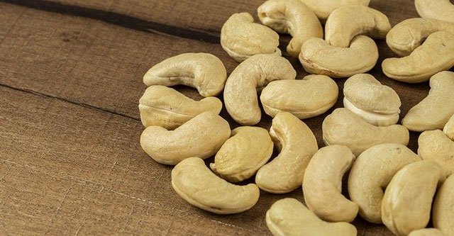 Is Cashew Nuts Good for Diabetes? 4 Better Alternatives